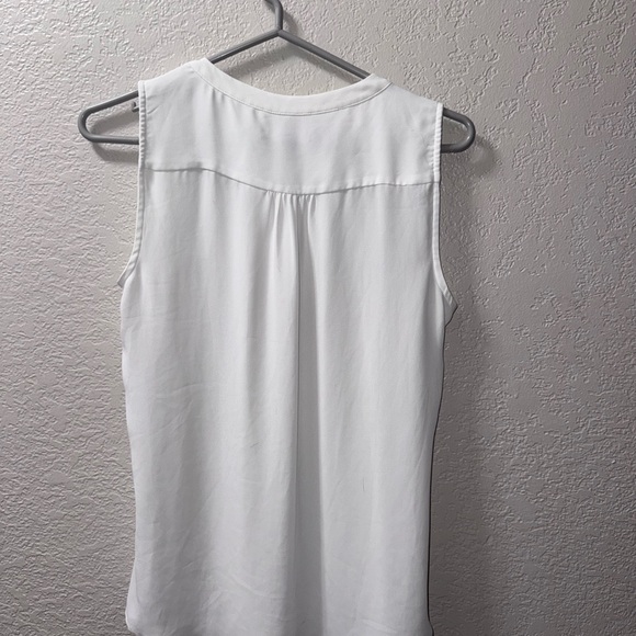 Banana Republic White Sleeveless Blouse - Picture 2 of 3